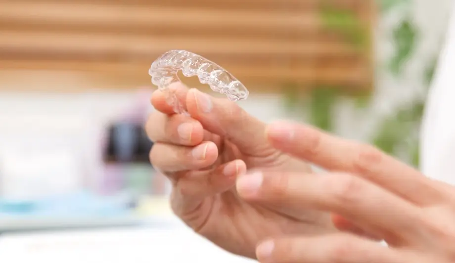 矯正治療用マウスピース